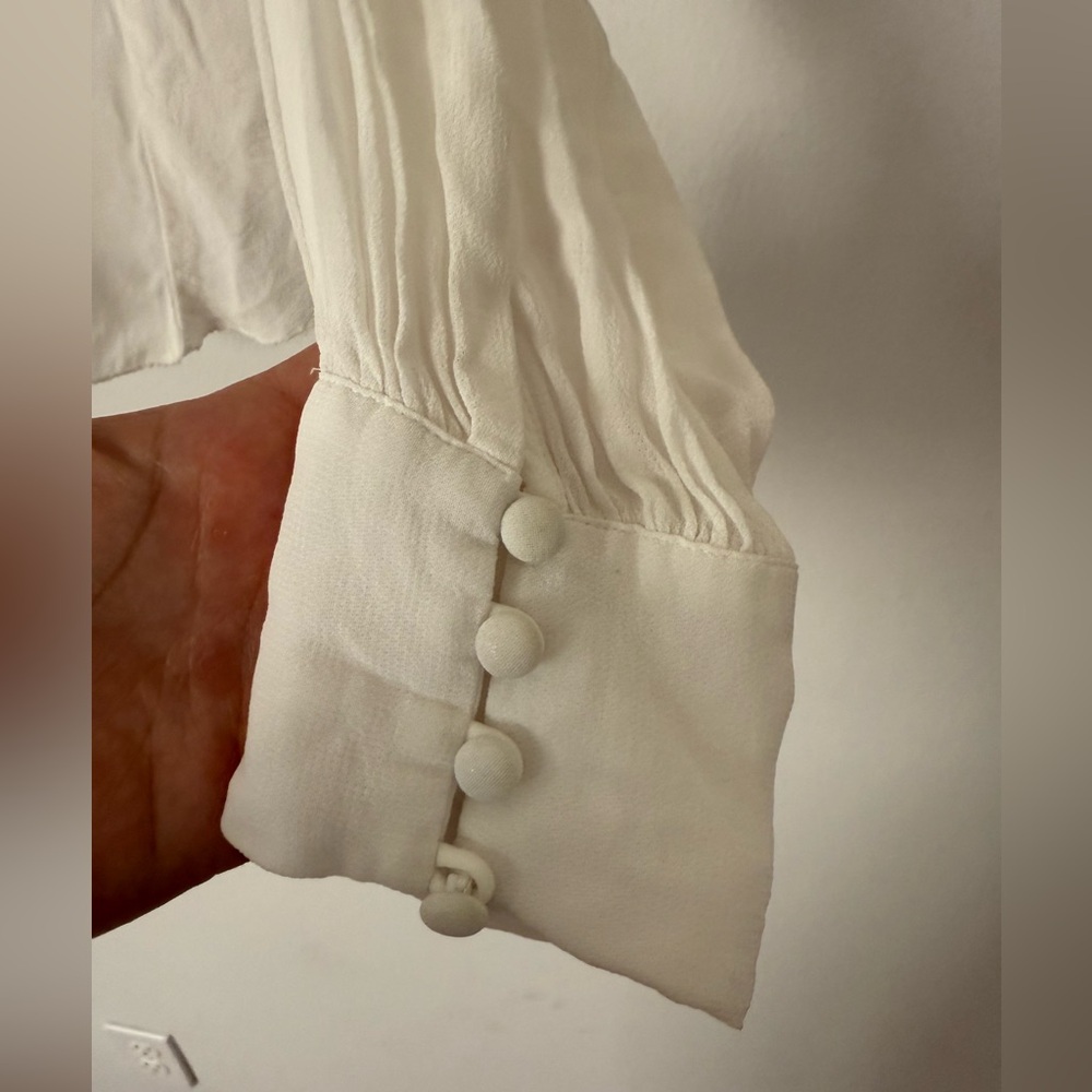 Vintage Sheer Flowy Boho Euro-Summer Peasant Top With Fabric Covered Buttons - Picture 3 of 6